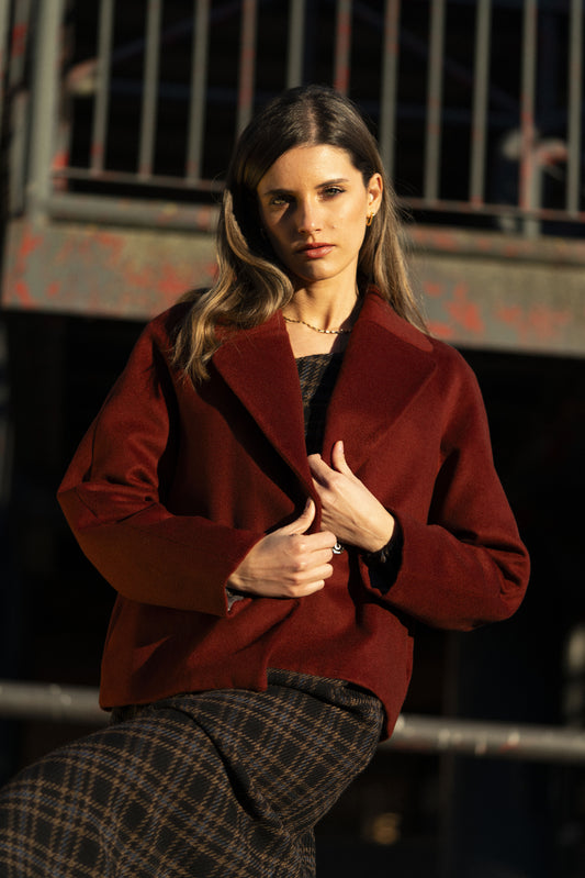 Dahlia - Giacca di Lana con Cashmere, Giacca Corta Bordeaux con Revers