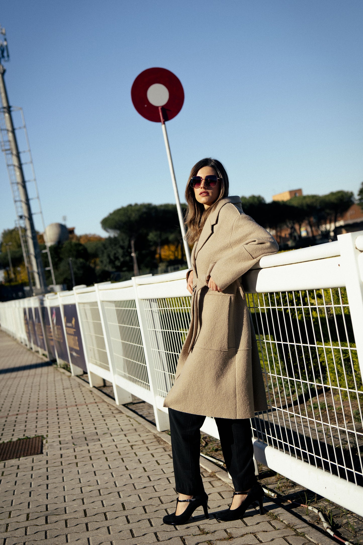 Enula - Cappotto Beige Lungo con la Cinta